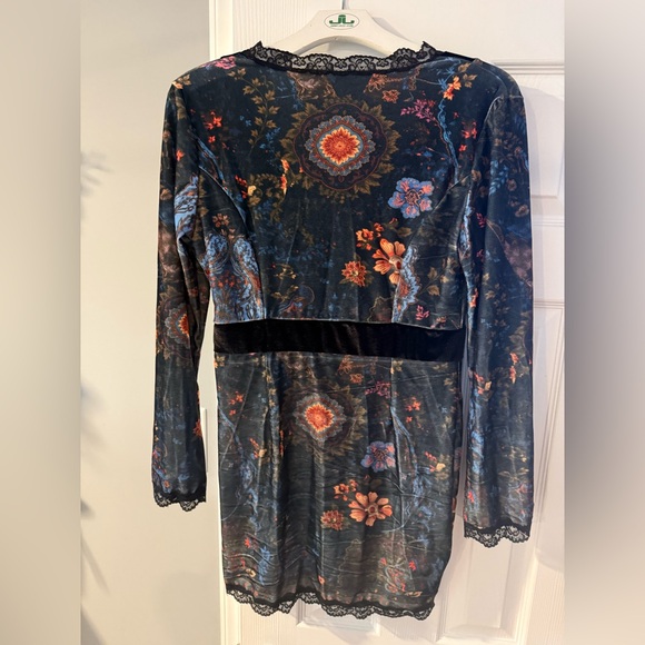 Floral Velvet Dress - Picture 4 of 7